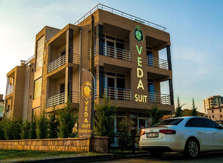 Veda Suit Talas Bagian luar foto